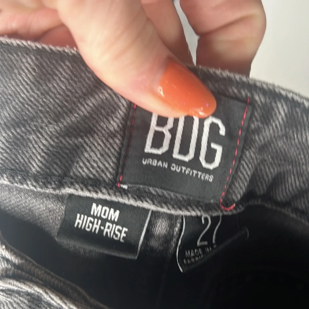 BDG Mom High Rise Jeans - Picture 6 of 6